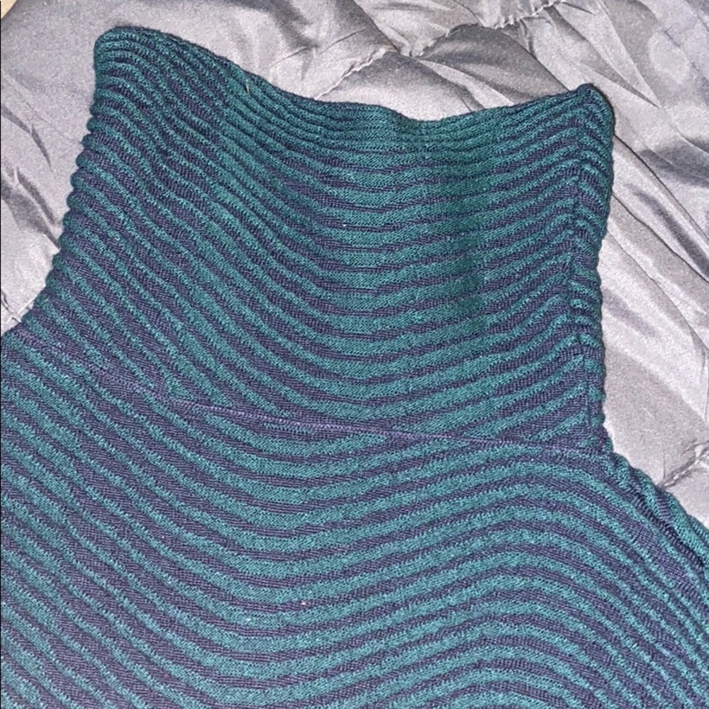 🔥Green Turtle Neck Crop Top🔥 - Picture 5 of 6